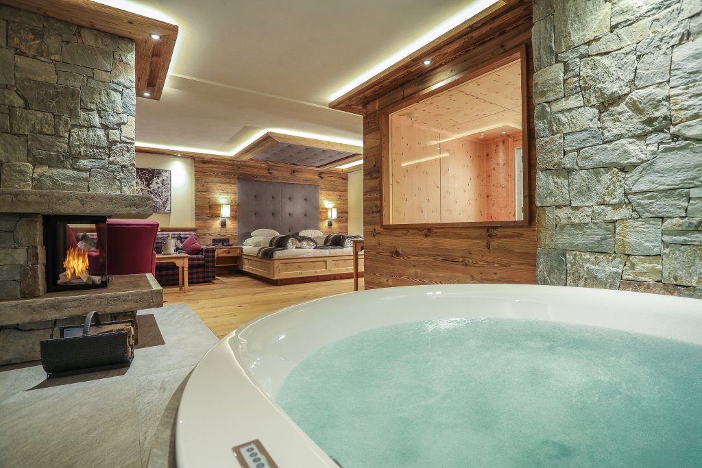 Hotel Achensee  Wellnesshotel Tirol Verw  hnhotel Kristall